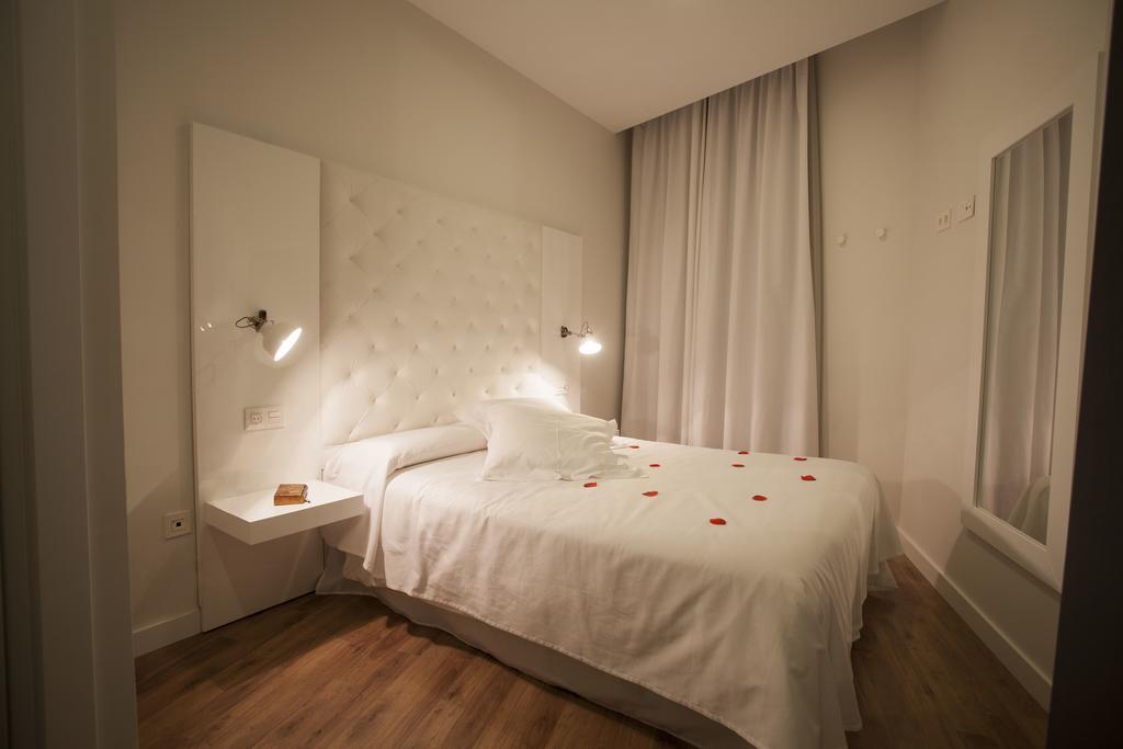 Picasso Suites Μάλαγα Δωμάτιο φωτογραφία